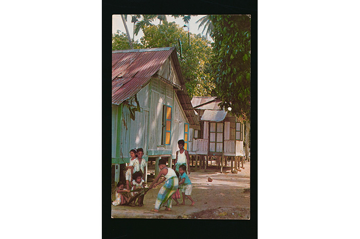 <strong><a href="https://www.roots.gov.sg/Collection-Landing/listing/1145541">Malay village</a></strong><br>
2008-04990<br>
1960s-1980s<br>
Collection of National Museum of Singapore, National Heritage Board
